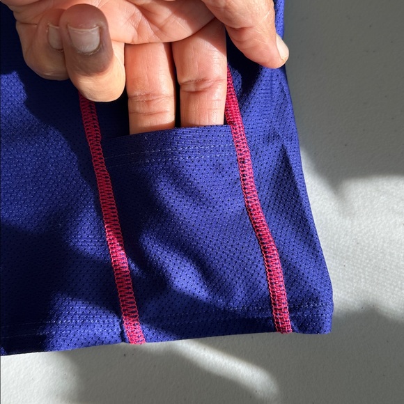 NWT 2XU Women's Blue Sports Bra with Pink Accents Size X Small. - Picture 8 of 13